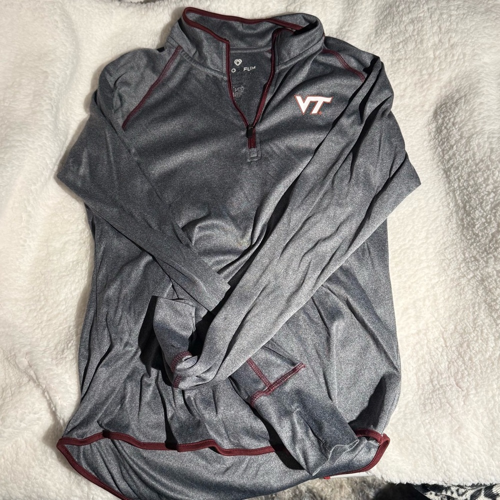 Colosseum Gray Virginia Tech Quarter-Zip Sweatshirt with Maroon Accents